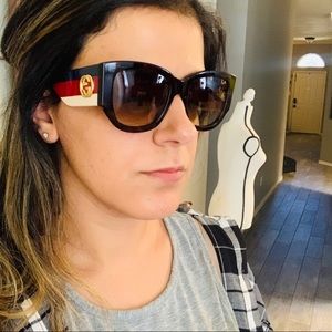 New Gucci sunglasses over size big logo on side